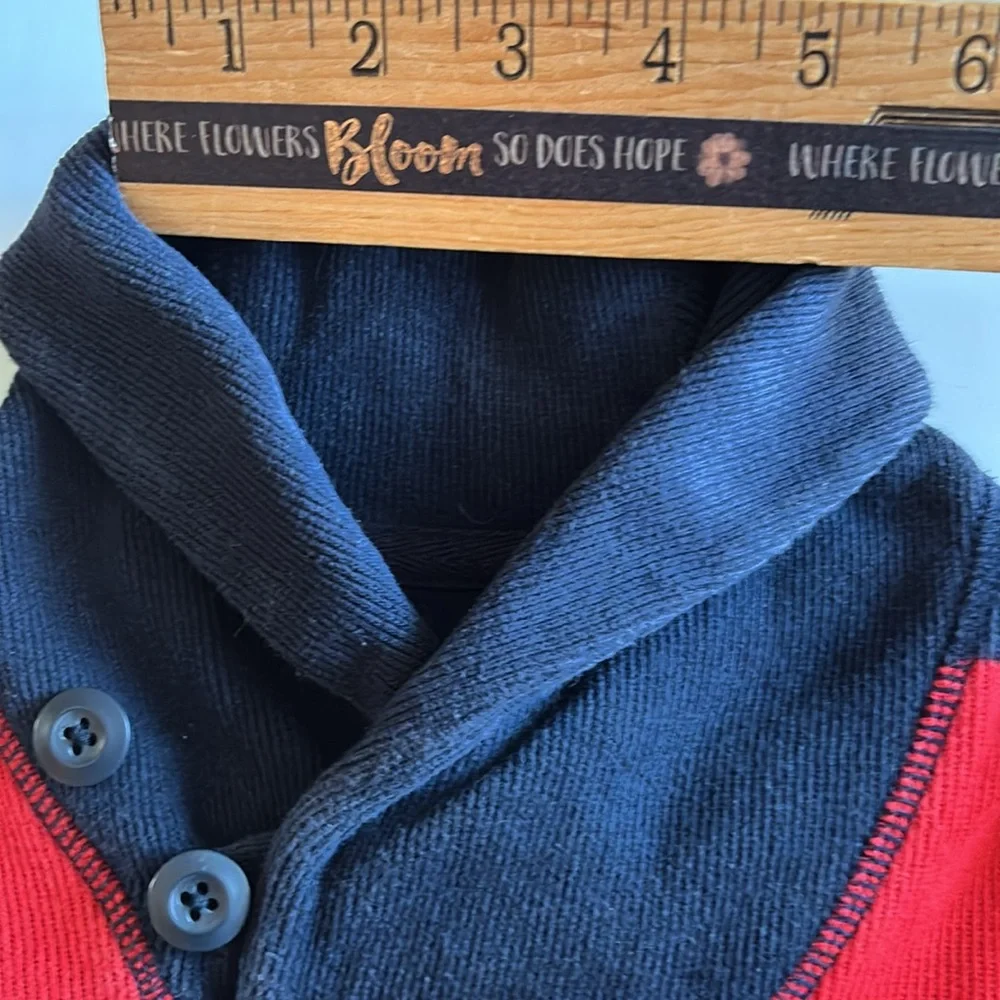 GAP button neck